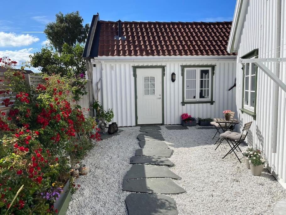 Idyllisk Lite Anneks Med Enestaende Uteplass 拉尔维克 外观 照片