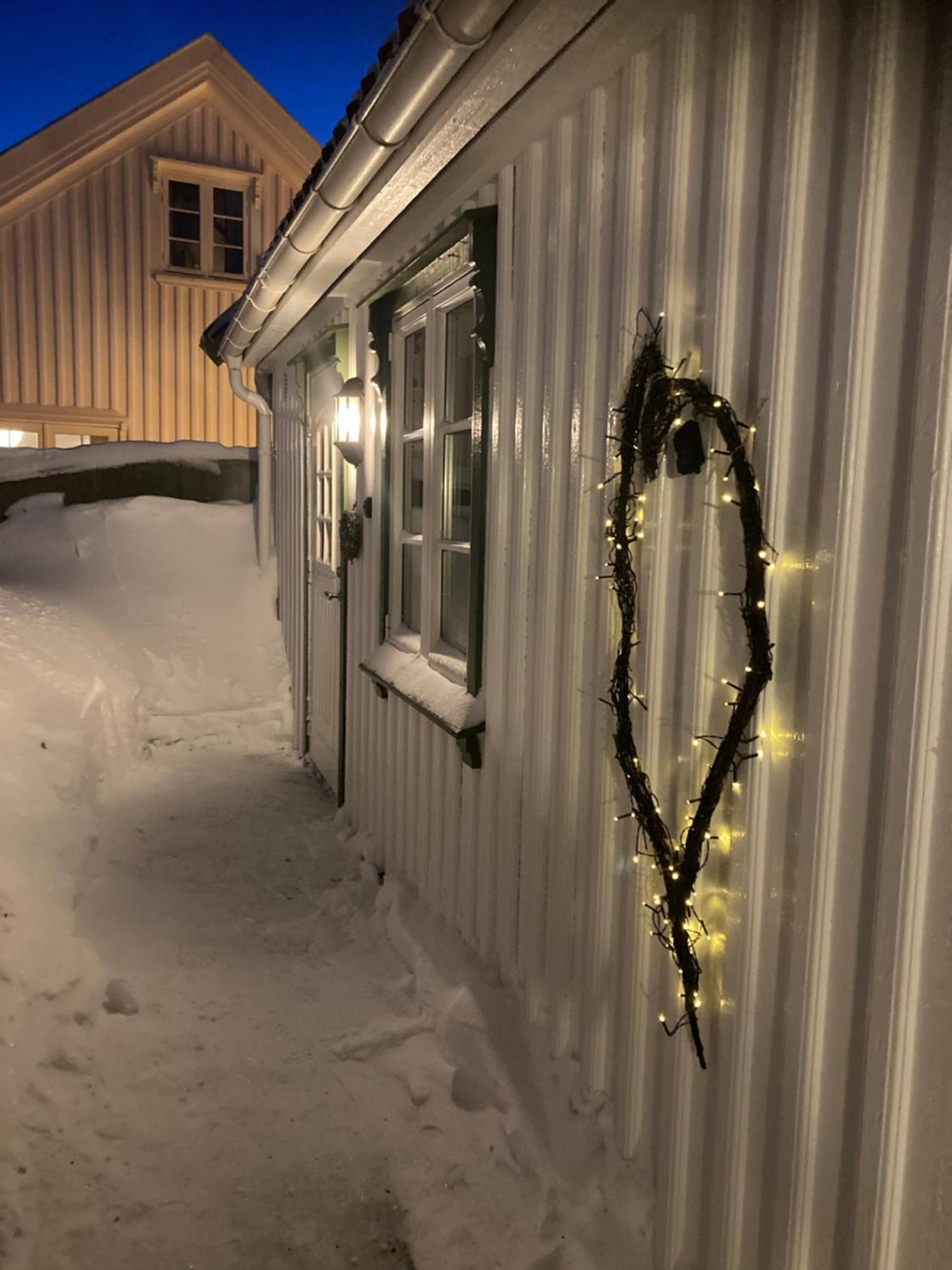 Idyllisk Lite Anneks Med Enestaende Uteplass 拉尔维克 外观 照片